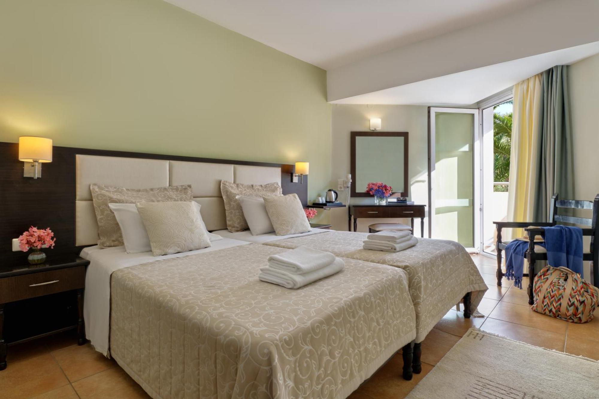 Aphrodite Hotel Mithimna Bilik gambar